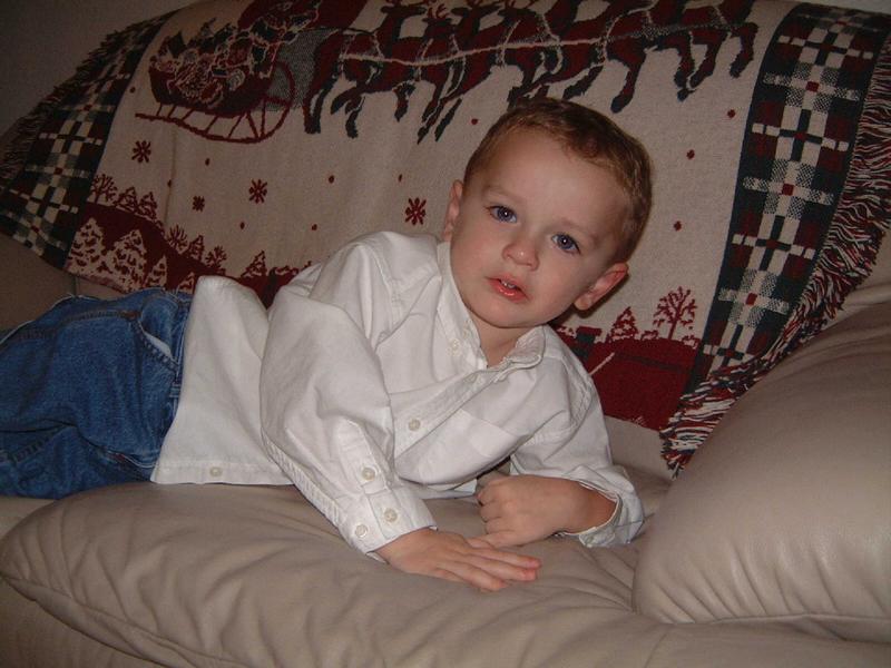 2002/12(Dec)/02(PreChristmas-Fun)/800x600_2002-12-15 2.JPG